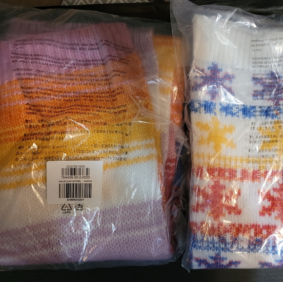 Lot of two New Old Navy Scarf - Picture 2 of 3